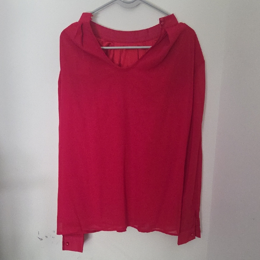 Chic Scarlet Women's Blouse